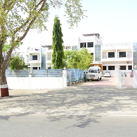 River Touch Resort Silvassa Exterior photo