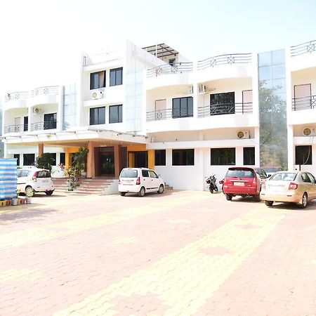 River Touch Resort Silvassa Exterior photo