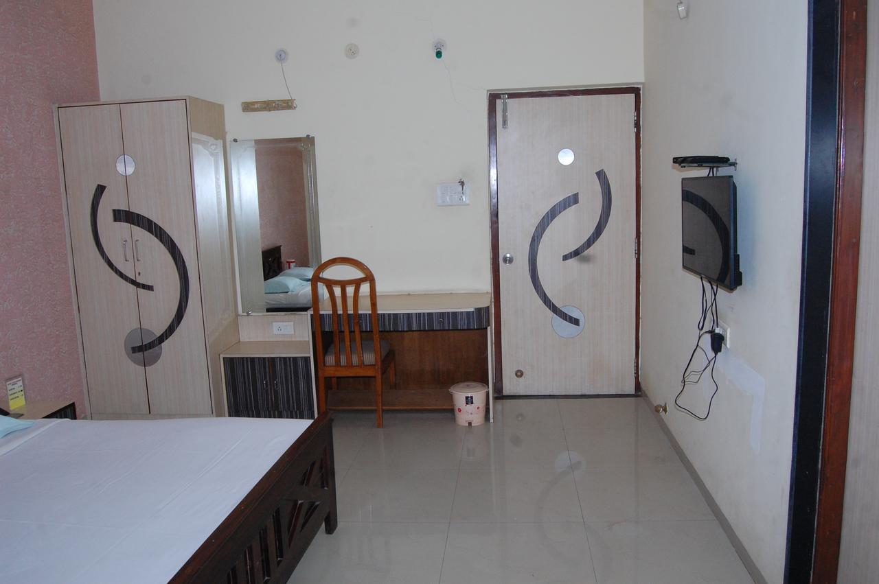 River Touch Resort Silvassa Exterior photo
